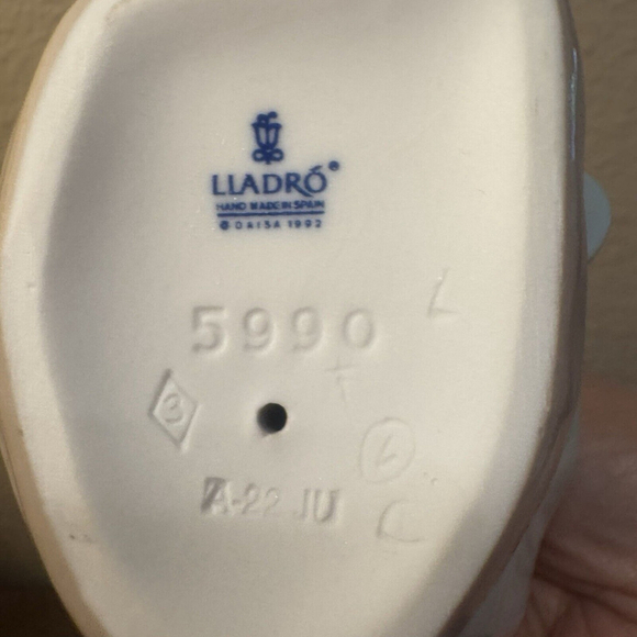 Lladro Figurine 5990 Thoughtful Caress Mint Condition No Box - Picture 14 of 16